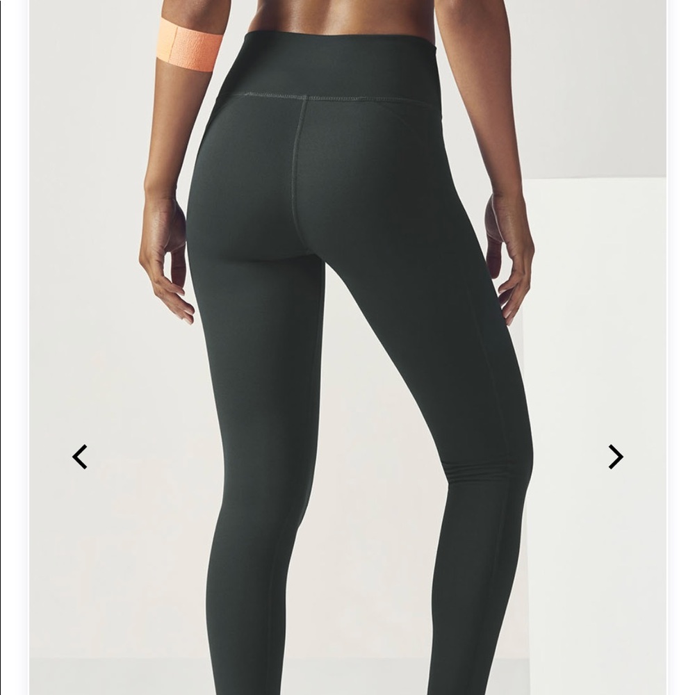 Dark green athletic leggings
